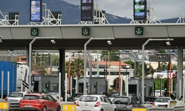 Πάνω από 84 χιλιάδες οχήματα έφυγαν από την Αττική μέχρι το απόγευμα της Μεγάλης Πέμπτης