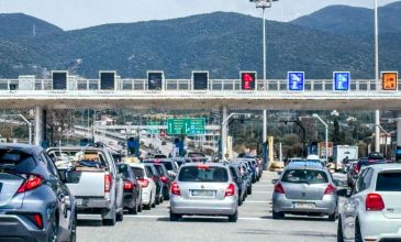 Μετ’ εμποδίων η επιστροφή των εκδρομέων του Πάσχα – Αυξημένη κίνηση στην Αθηνών-Κορίνθου