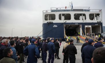 Κατειλημμένα έως αύριο στις 12:00 από κτηνοτρόφους και τα δυο λιμάνια της Μυτιλήνης