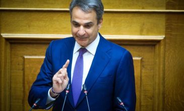 Μητσοτάκης προς Ανδρουλάκη: «Θέλετε να είναι αυτοδύναμη η ΝΔ για να σας βγάλει από τη δύσκολη θέση»