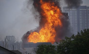 Μεγάλη φωτιά κατέστρεψε τουλάχιστον χίλια σπίτια στην Μαλαισία