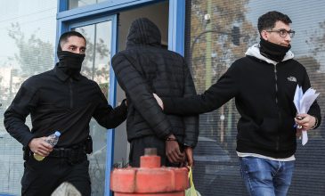 Τροχαίο στη Λιοσίων: Ποινική δίωξη σε βαθμό κακουργήματος στον 16χρονο οδηγό της μηχανής που παρέσυρε ανήλικη και την εγκατέλειψε
