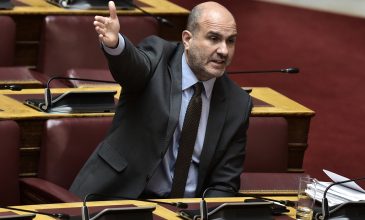 Δημήτρης Μαρκόπουλος: Ανυπόστατες οι φήμες περί μη ύπαρξης πανεπιστημιακού πτυχίου