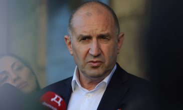 Εκλογές στη Βουλγαρία: Αυτοδυναμία για τον Ρούμεν Ράντεφ, που θεωρείται προσκείμενος στη Ρωσία