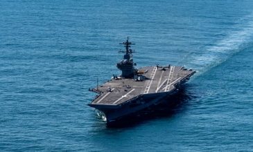 To αμερικανικό αεροπλανοφόρο George Bush καταφθάνει στην Μέση Ανατολή – Τραμπ: «Εμείς έχουμε χρόνο, το Ιράν δεν έχει»