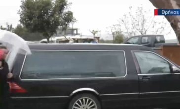 Οδύνη και θλίψη στην κηδεία της 43χρονης Ελευθερίας Γιακουμάκη στο Ηράκλειο