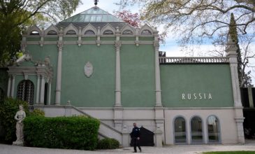 Η Μπιενάλε της Βενετίας δεν θα βραβεύσει καλλιτέχνες από χώρες που κατηγορούνται για εγκλήματα πολέμου