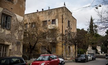 Η Περιφέρεια Αττικής για τα Προσφυγικά στη Λ. Αλεξάνδρας: Δεν υφίσταται θέμα κατεδάφισης, εγκατάλειψης ή εμπορευματοποίησης τους