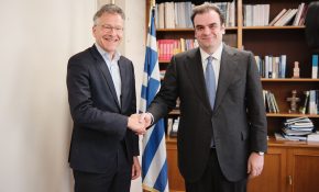 Ντάισελμπλουμ: «Με κάνει περήφανο ότι ο Έλληνας υπουργός Οικονομικών προεδρεύει πλέον του Eurogroup»