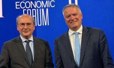 Από την ανάκαμψη στην παραγωγικότητα για υψηλότερους μισθούς – Ο οδικός χάρτης της επόμενης δεκαετίας για την οικονομία