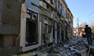 Τρεις νεκροί στην Ουκρανία από ρωσικά πλήγματα σε Οδησσό και Χερσώνα
