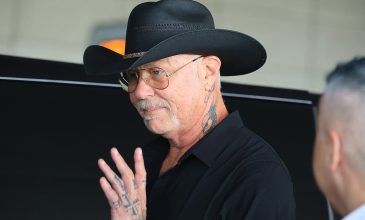 Metallica: Στην Αθήνα έφτασε ο τραγουδιστής και κιθαρίστας Τζέιμς Χέτφιλντ – Οι πρώτες δηλώσεις του