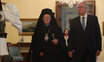 Την ανεκτίμητη προσφορά του Οικουμενικού Πατριάρχη εξήρε ο Τασούλας κατά τη συνάντησή τους στο Προεδρικό Μέγαρο
