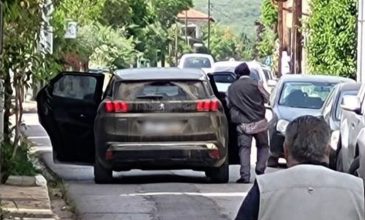 Ληστεία στην Κάτω Τιθορέα: Εντοπίστηκε άθικτο το αυτοκίνητο των δραστών – Στα 200.000 ευρώ η λεία τους