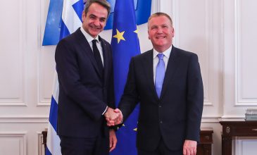 Ευρωπαίος Επίτροπος σε Μητσοτάκη: Έχουμε εξαιρετική συνεργασία στον τομέα του κράτους δικαίου