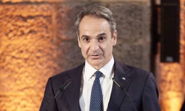 Μητσοτάκης στην βράβευση του Ντράγκι: «Ο ελληνικός λαός αποδείχθηκε άξιος της εμπιστοσύνης της Ευρώπης»