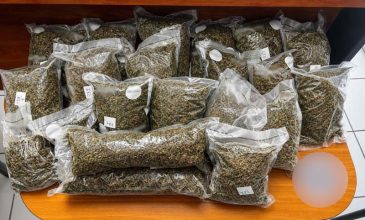 Χειροπέδες σε αλλοδαπό στη Θεσσαλονίκη – Κατασχέθηκαν πάνω από 4,8 κιλά κάνναβης σε οικία