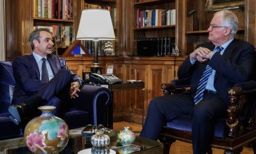 Μητσοτάκης σε Τασούλα: Η προσήλωση της κυβέρνησης παραμένει στην υλοποίηση του προγράμματος της