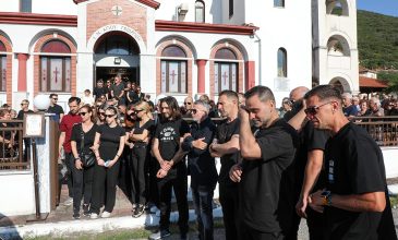 Σε κλίμα βαριάς οδύνης τελέστηκε το απόγευμα της Τρίτης η κηδεία του Παρασκευά Άντζα στη Δράμα