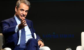 Μητσοτάκης για κόμμα Τσίπρα: Η χώρα έχει πειραματιστεί με αυτόκλητους σωτήρες – Το ΕΑΜ το άφησε στον Πολάκη και κράτησε το ΕΛΑΣ