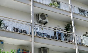 Σοκάρει η νέα γυναικοκτονία στην Καλαμάτα: «Την είδα πάνω από το κεφάλι μου να κρατάει ένα μαχαίρι, της το πήρα και τη σκότωσα» λέει ο δράστης