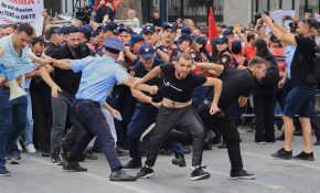 Έντονες αντιδράσεις στην Αλβανία κατά του αμφιλεγόμενου θερέτρου της οικογένειας Τραμπ – Ποιο είναι το σχέδιο του Τζάρεντ Κούσνερ