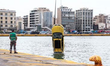 Τραγωδία στον Πειραιά: Νεκρός ανασύρθηκε ο οδηγός του ταξί που έπεσε στη θάλασσα