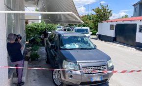 Διπλό φονικό στο Αίγιο: Έπλυνε ρούχα και εσώρουχα, απολύμανε τον χώρο ο Ιταλός που προσήχθη – Μύριζε οινόπνευμα