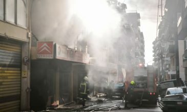 Φωτιά σε συνεργείο αυτοκινήτων στην Θεσσαλονίκη