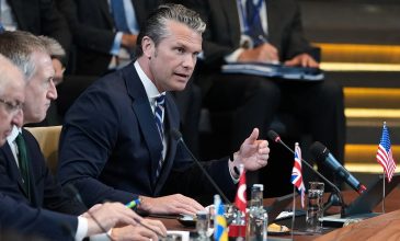 Χέγκσεθ: Οι ΗΠΑ θα ξαναρχίσουν τη στρατιωτική δράση, θα επιβάλουν εκ νέου αποκλεισμό αν το Ιράν δεν τηρήσει τις δεσμεύσεις του