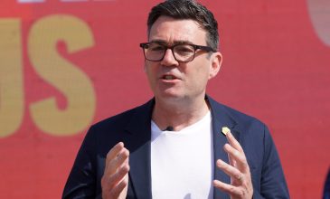 Μπέρναμ: Η Βρετανία  να περάσει στις πιο καθαρές μορφές ενέργειας