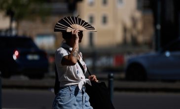 Καύσωνας στη Γαλλία: Περίπου 68.000 νοικοκυριά δεν έχουν ρεύμα – Οι ακραίες θερμοκρασίες προκάλεσαν προβλήματα στο ηλεκτρικό δίκτυο