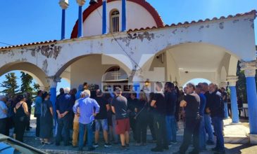 Θρήνος και «γιατί» στην κηδεία της Σταυρούλας Λεβεντάκη στο Βαρύπετρο Χανίων – Την Παρασκευή στον ανακριτή o 43χρονος καθ’ ομολογίαν δράστης