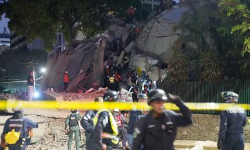 Η Βενεζουέλα χτυπήθηκε από δύο πολύ ισχυρούς σεισμούς, 7,2 και 7,5 βαθμών Ρίχτερ – Καταστροφές και πανικός στο Καράκας, τουλάχιστον 32 νεκροί