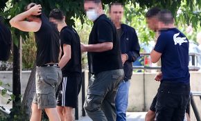 Δολοφονία του 15χρονου στην Καλλιθέα: Στη φυλακή οδηγούνται τρεις κατηγορούμενοι – «Φώναζα στο θύμα, ότι ο 17χρονος εχει μαχαίρι, να γυρίσει πίσω»