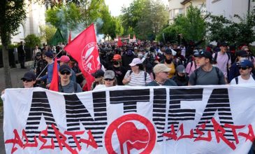 Χιλιάδες διαδηλωτές στην Ερφούρτη της Γερμανίας κατά του ακροδεξιού κόμματος