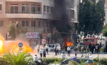 Εκρήξεις κοντά στο ξενοδοχείο που διαμένει ο Μακρόν στη Δαμασκό – Συναντάται με τον πρόεδρο της Συρίας, Αχμέντ αλ Σαράα