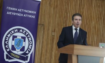 Η «νέα ψηφιακή εποχή» της Τροχαίας: Τέλος τα μπλοκάκια, άμεσος έλεγχος, ψηφιακή αφαίρεση διπλώματος και αποστολή με SMS