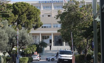 Προσήχθη στην Πυροσβεστική και εξετάζεται 74χρονος ασθενής για την πυρκαγιά στο Σισμανόγλειο – Φέρεται να έβαλε τη φωτιά με τσιγάρο