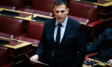 Ο Γιώργος Καραμέρος ανακοίνωσε την εγγραφή του στην ΕΛΑΣ – «Με τον Αλέξη Τσίπρα για την Ελλάδα, το Δίκιο, τη Δημοκρατία»