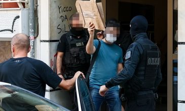 Ενώπιον εισαγγελέα οδηγούνται οι τρεις συλληφθέντες για τη φονική εμπρηστική επίθεση στο σπίτι της οικογένειας της Αφροδίτης Νέστορα