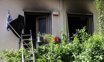 Τραγωδία στα Πατήσια σε διαμέρισμα με φωτιά: Ανασύρθηκε νεκρή μια γυναίκα