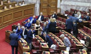 Βουλή: Κάτω από το ΚΚΕ, στην τέταρτη θέση ο ΣΥΡΙΖΑ – Η δύναμη του έπεσε στους 17 βουλευτές