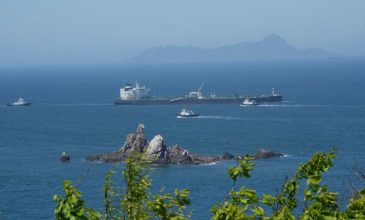 Σκοτώθηκαν 10 άτομα από ρωσική επίθεση σε πλοίο με καλαμπόκι ανοικτά της Οδησσού