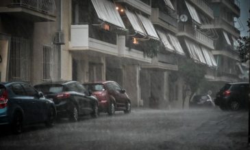 Δεκάδες κλήσεις δέχτηκε η Πυροσβεστική σε όλη την Ελλάδα για την κακοκαιρία
