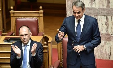 Μητσοτάκης σε Ανδρουλάκη: «Μιλήσατε όσο το δυνατόν λιγότερο για το Σύνταγμα για να μην αναδείξετε την ένδεια των επιχειρημάτων σας»