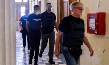 Σε κατ’ οίκον περιορισμό ο 41χρονος για τη δολοφονία της διασώστριας στη Σύρο – Ελεύθερη αφέθηκε η σύντροφός του