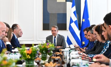 Μητσοτάκης στο τέλος του Υπουργικού: «Ήρθε η ώρα να δράσουμε ακόμη περισσότερο, στο πλαίσιο ενός συλλογικού πολιτικού κέντρου»