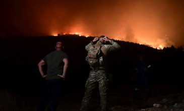 Ολονύχτια προσπάθεια πυρόσβεσης στο Πόρτο Γερμενό – Απειλούνται σπίτια