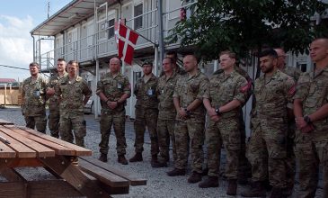 Η Δανία επεκτείνει τη στρατιωτική θητεία από 4 σε 11 μήνες